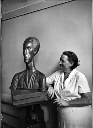 Albert Harlingue. Portrait of Chana Orloff next to the sculpted portrait of Reuven Rubin, 1935